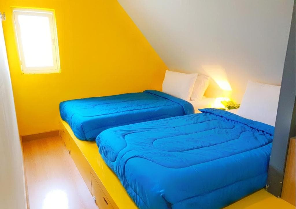Cozy Attic Room with Shared Bathroom